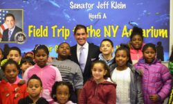 Senator Klein Takes Local Children to the NY Aquarium
