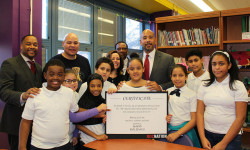 Bronx Borough President Ruben Diaz Jr. joined with hip-hop superstar Fat Joe to announce the delivery of new computers to the students at P.S. 146 , in time for the holiday season. The donation was made in memory Fat Joe’s sister, Lisa Cartegena.