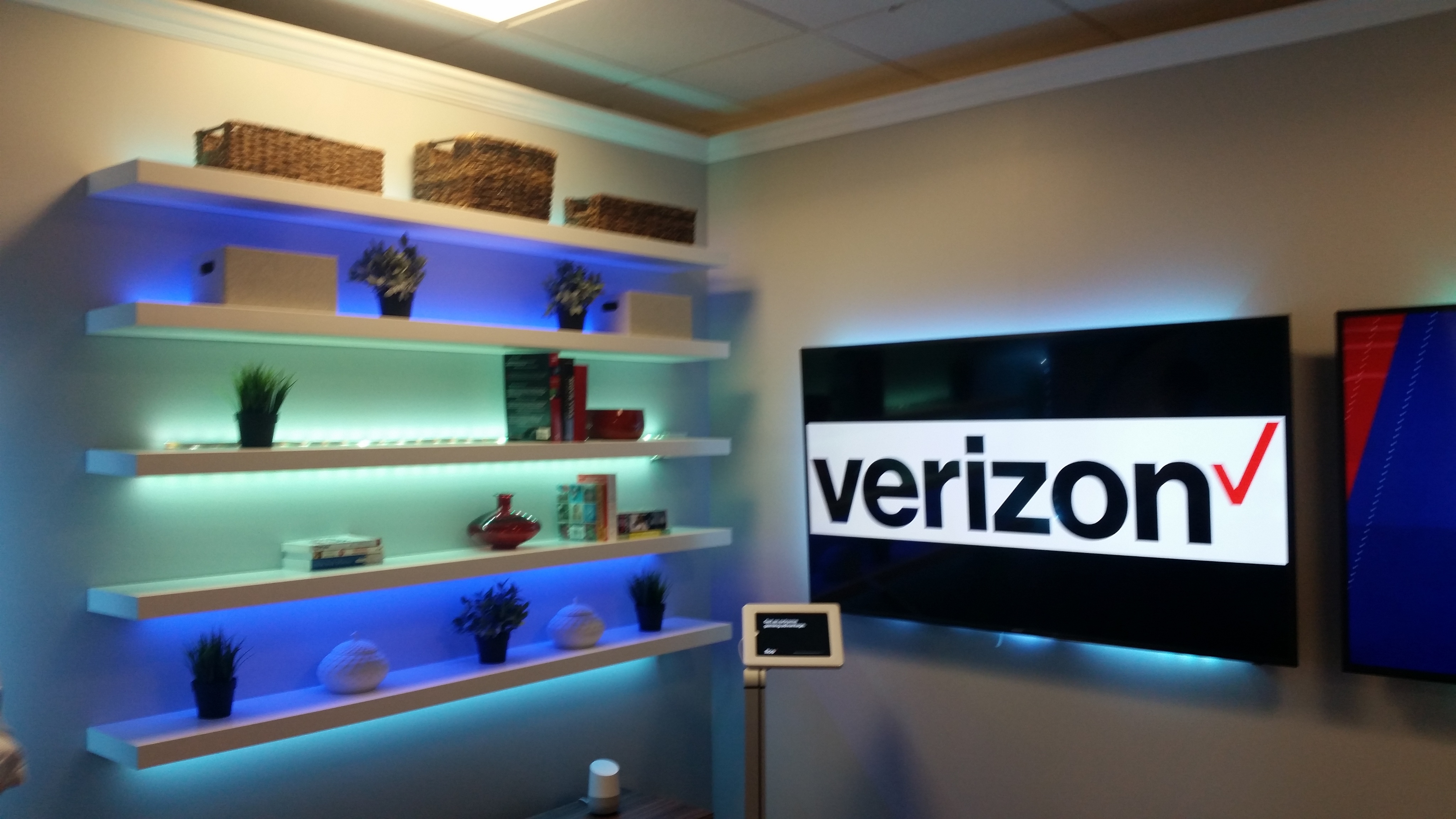 Verizon Fios Enhances Experience On Opening Day  The Bronx Chronicle